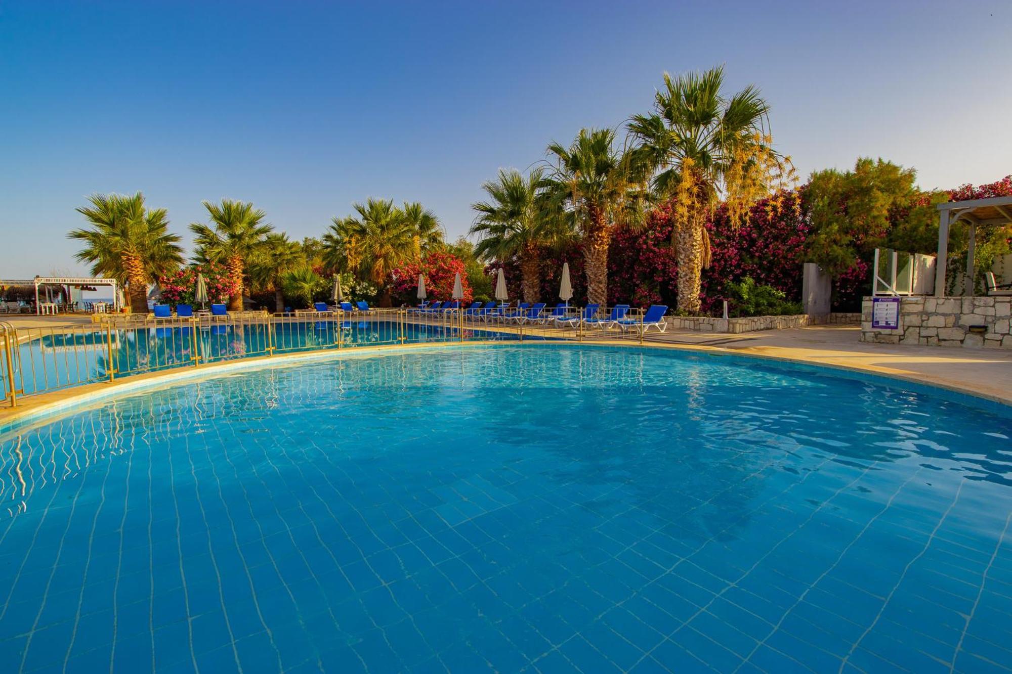 Ladonia Hotels Zemda Guemuesluek Buitenkant foto