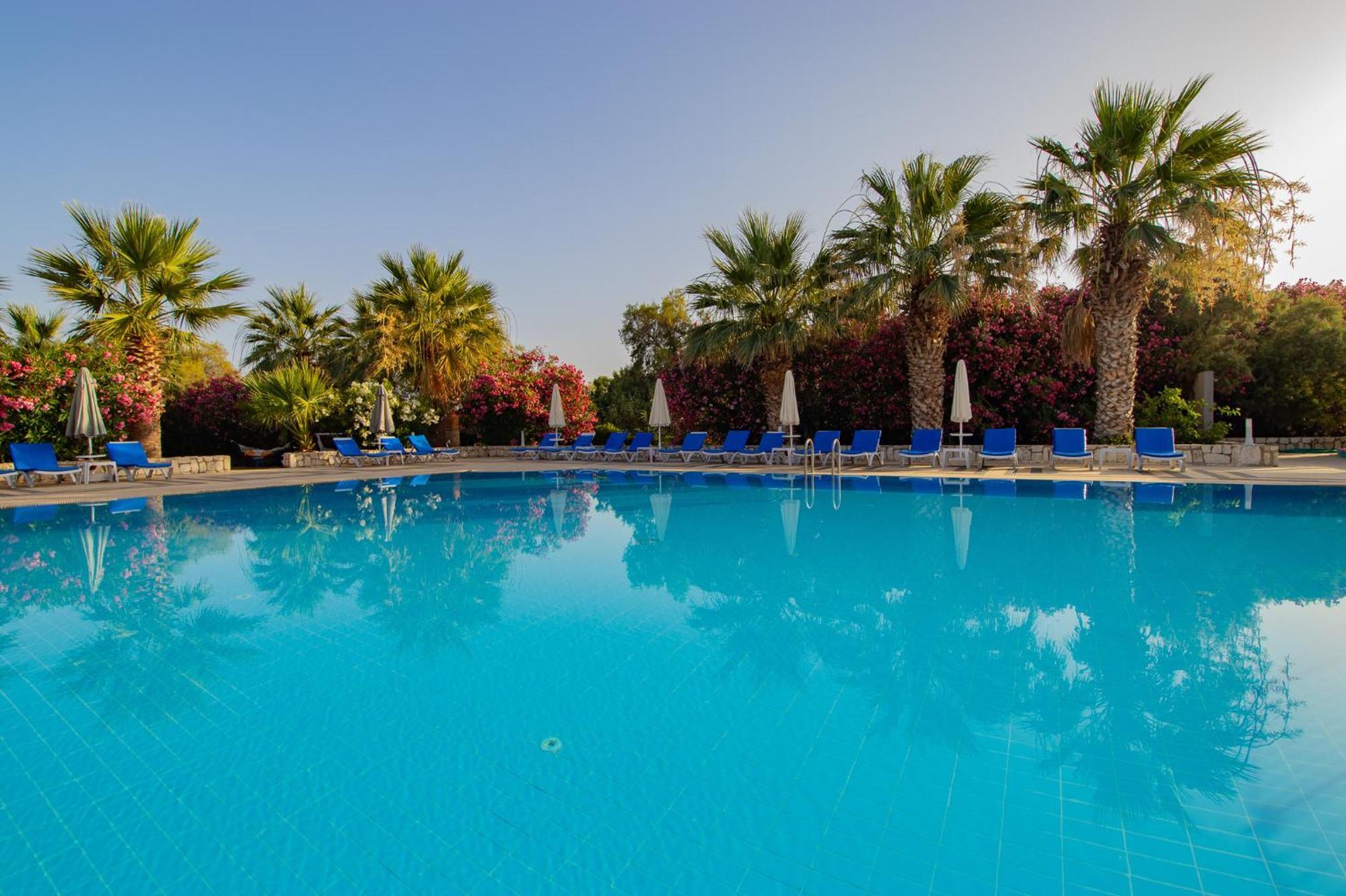 Ladonia Hotels Zemda Guemuesluek Buitenkant foto